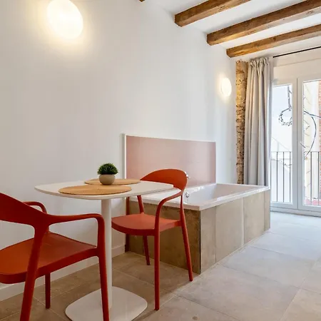 Port Apartsuite Bath Experience * تاراغونا